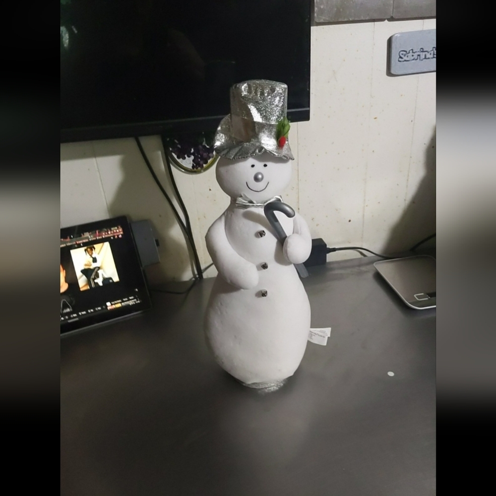 1999 International Silver 16in Snowman Plush Christmas Decoration